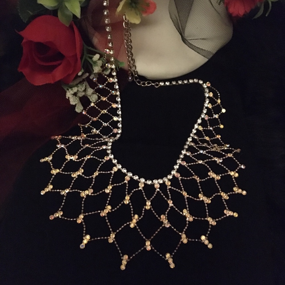 🌟🌟 Fashion Necklace Lots of Sparkle 🌟🌟